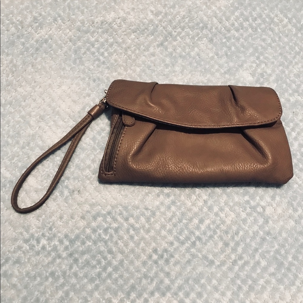 Wristlet purse